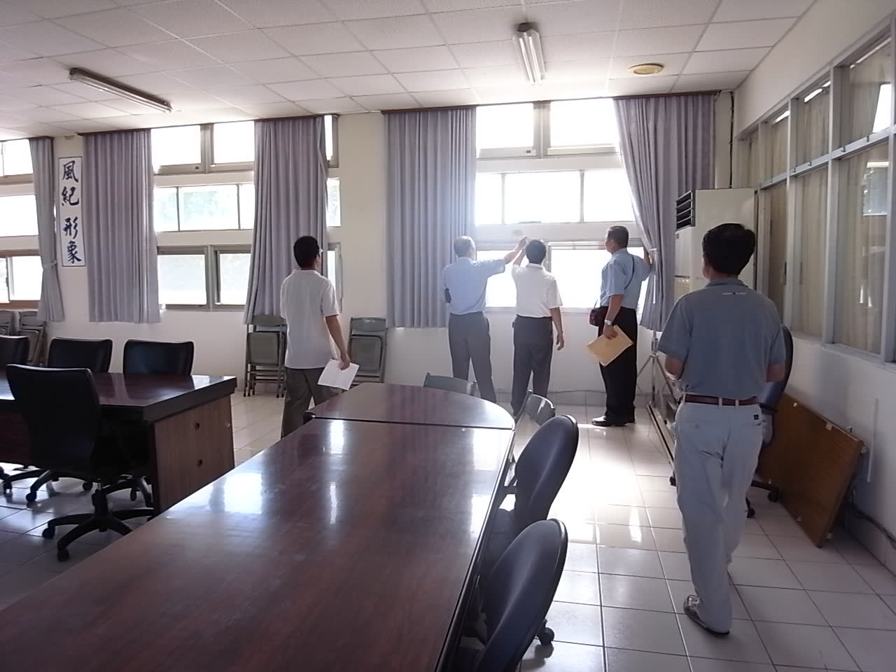 臺南縣警察局-分局辦公廳舍門窗屋頂防水圍牆修繕工程案 照片4